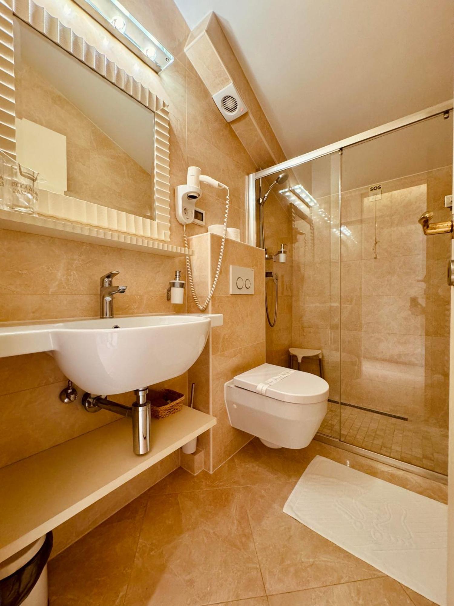 Boutique Hotel Oasi Pjescana Uvala Zewnętrze zdjęcie