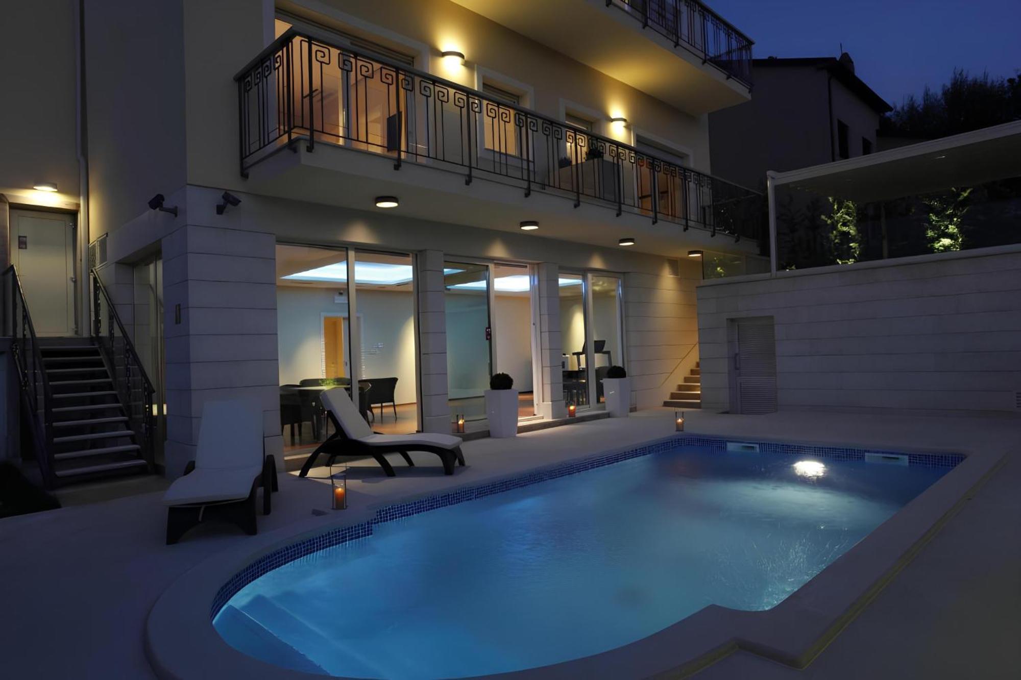 Boutique Hotel Oasi Pjescana Uvala Zewnętrze zdjęcie